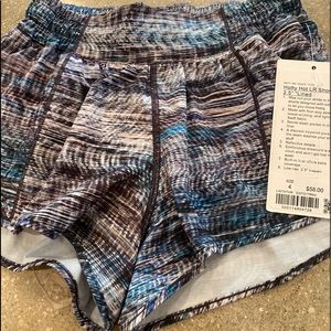 Lululemon 2.5 inch hotty hot shorts
